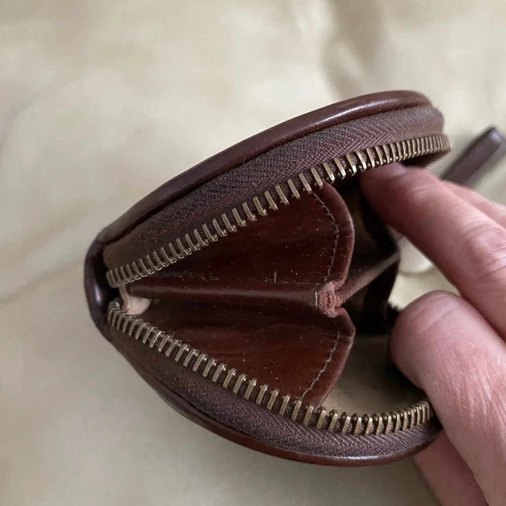 Vintage Dooney & Bourke Big Duck Circle Zip Coin Wallet AWL Leather - Picture 12 of 13